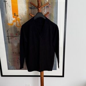 GAP Women’s V-Neck Sweater